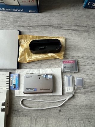Sony Cyber-shot(DSC-T3 y DSC-P93A) vintage nuevas