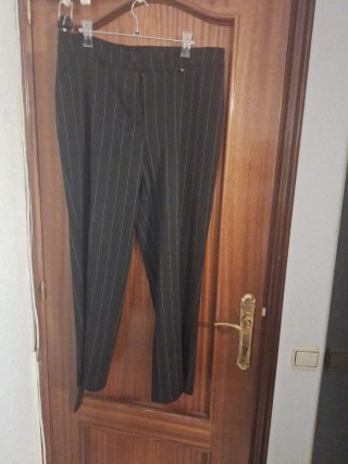 Pantalón de vestir negro con rayas