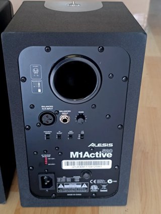 MONITOR ALESIS M1 520 ACTIVO ESTUDIO REFERENCIA