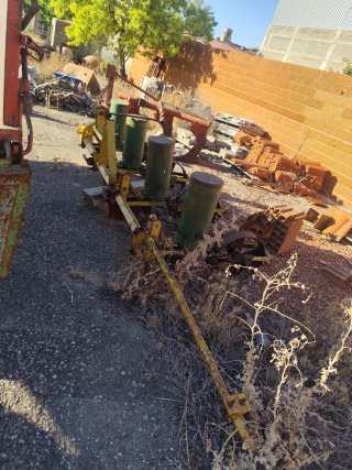 Sembradora de Girasol de 4 Botes