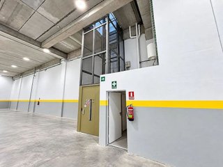 Nave industrial en alquiler en Port en Badalona