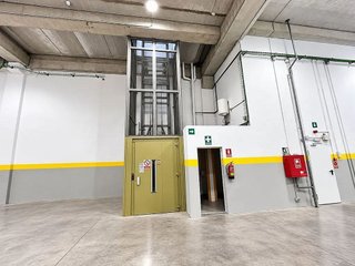 Nave industrial en alquiler en Port en Badalona