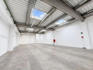 Nave industrial en alquiler en Port en Badalona