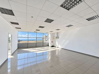 Nave industrial en alquiler en Port en Badalona