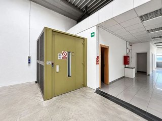 Nave industrial en alquiler en Port en Badalona