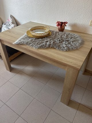 Mesa de comedor de madera