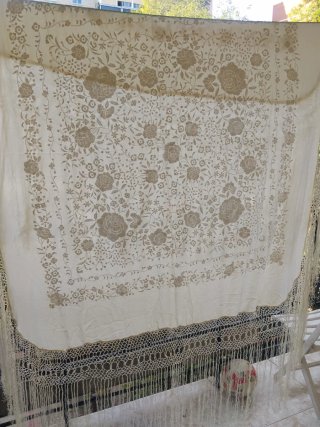 Mantón  de manila Antiguo Bordado