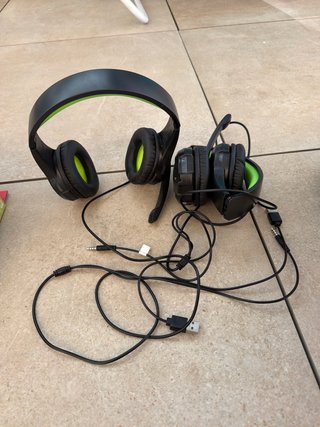 Auriculares con Micrófono Negro y Verde