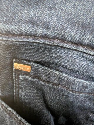 Jeans Ajustados Armani J20