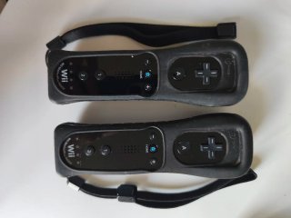 Wii Nera: Console + 3 Giochi + SD 1GB + Accessori
