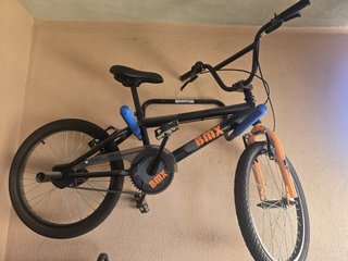 Bicicleta BMX Negra y Naranja
