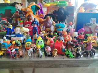 Lote de juguetes y figuras de acción