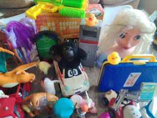 Lote de juguetes y figuras de acción