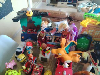 Lote de juguetes y figuras de acción