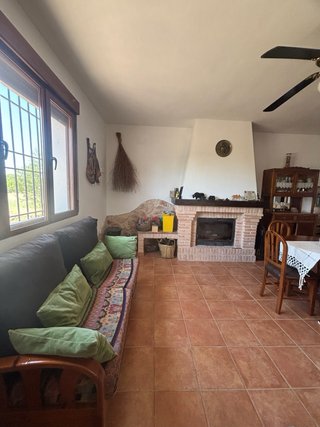 Mesa y sillas comedor pino macizo