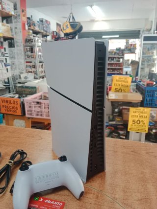 CONSOLA SONY PS5 SLIM DIGITAL 1TB CON MANDO CABLES