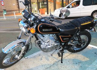 Moto Suzuki GN 250
