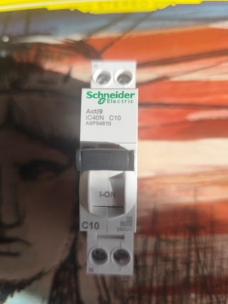 Interruptor Magnetotérmico Schneider Acti9 C10