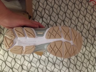Zapatillas Asics plateadas y verde azulado, nuevas
