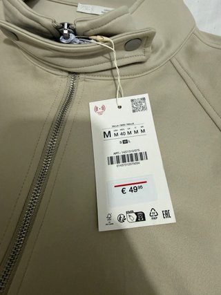 Sudadera Zara canguro beige Talla M