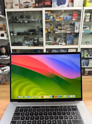 MacBook Pro 16” 2019 i7 16GB RAM 500GB SSD
