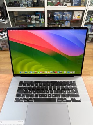 MacBook Pro 16” 2019 i7 16GB RAM 500GB SSD
