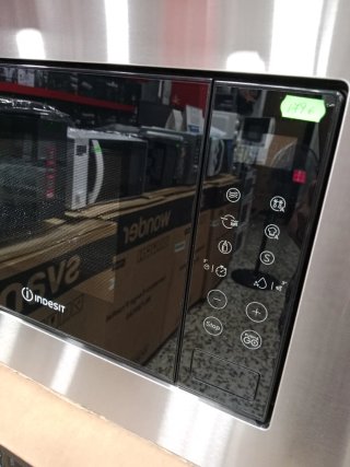 Microondas Indesit empotrable 20L