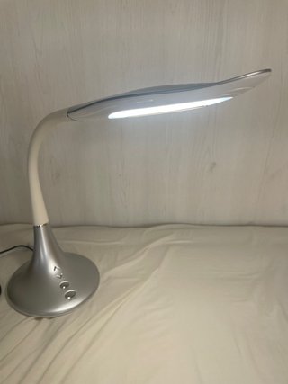 Lámpara de escritorio. No funciona el interruptor.