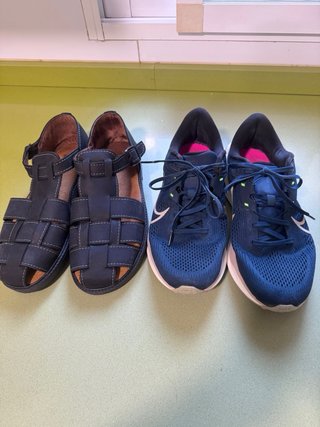 Sandalias negras hombre como nuevas y zapatillas