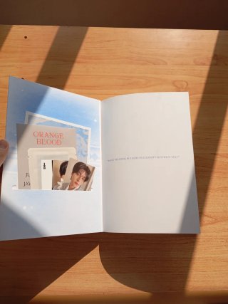 Álbum K-pop Orange Blood Jake