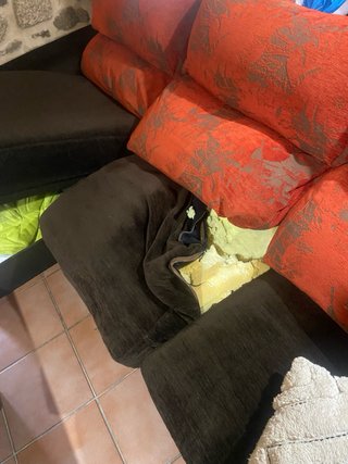 Sofá chaise longue eléctrico marrón y naranja