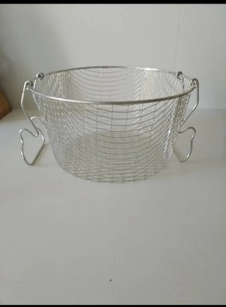 Escurridor de metal y pelador