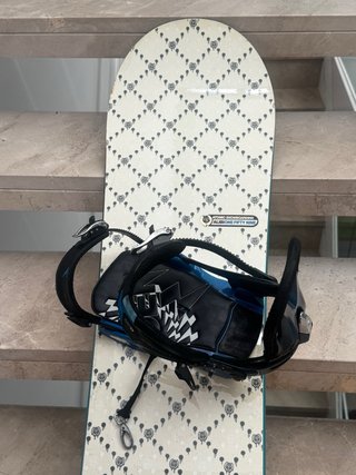 Snowboard Alibi 159 con Fijaciones Raiden Nitro