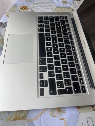 MacBook Air 2017 I5 / 8GB RAM 256GB SSD