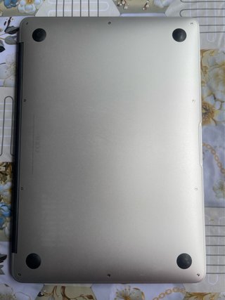 MacBook Air 2017 I5 / 8GB RAM 256GB SSD