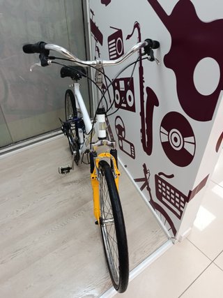 Bicicleta Paseo Kinley Funn V Brakes System Blanca Y Azul 26