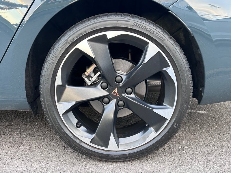 Cupra León 2025, foto 28