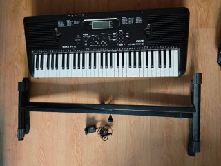 Teclado Kurzweil KP70 con Soporte