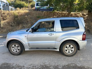 Mitsubishi Montero 2003