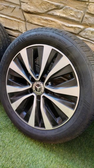 Llantas Mercedes CLA + Dunlop