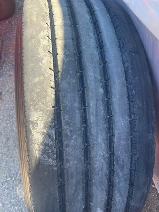 Neumático Camión 3 diferentes