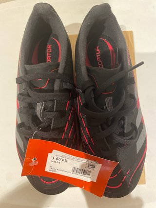 Botas de fútbol Adidas Predator para niños num.32.