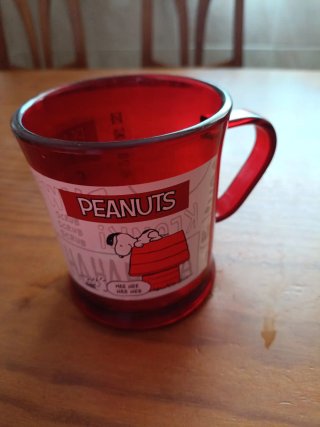 Taza Coleccionista Peanuts Snoopy Roja