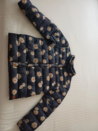 Plumífero con Estampado de Flores