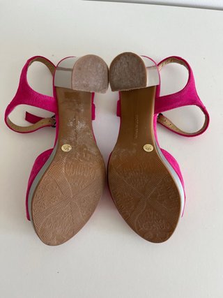 Zapatos de tacón fucsia