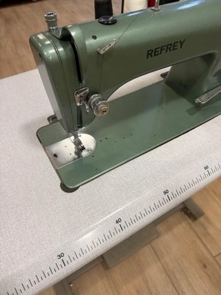 Máquina de coser industrial Refrey 906