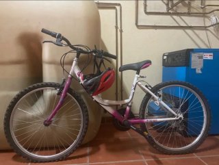 Bicicleta de Niña con Casco