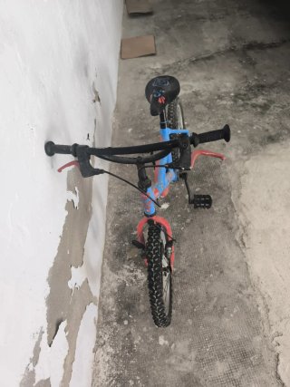 Bicicleta infantil azul