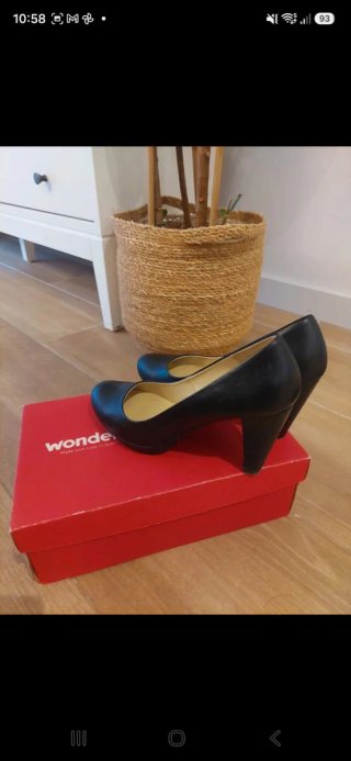 Zapatos de salón Wonders negros