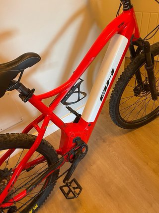 Bicicleta Eléctrica BH Roja